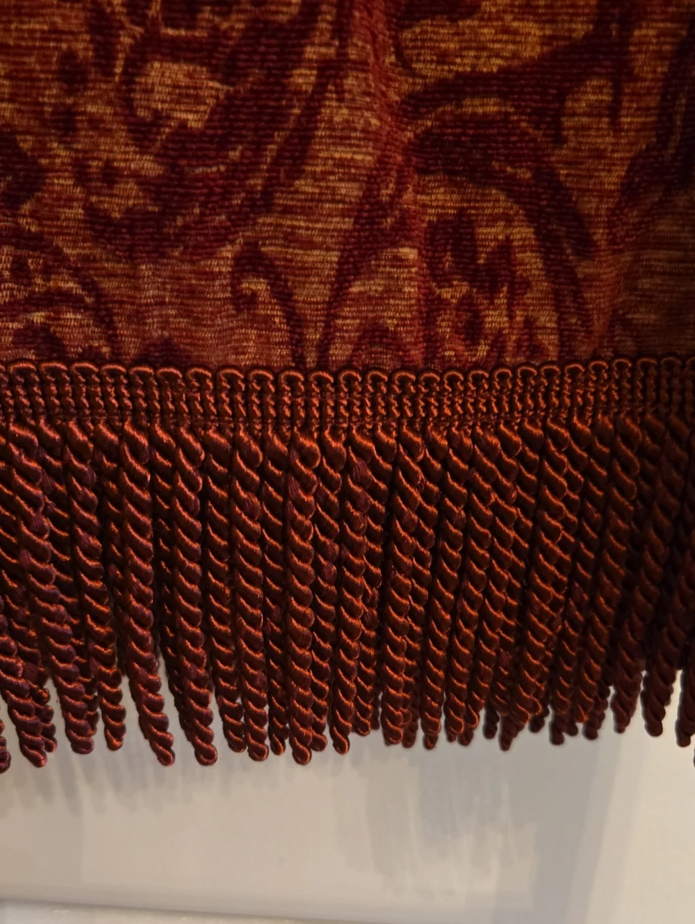 Jacquard Chenille Burgundy Throw Blanket Wiith Boullion Fringe